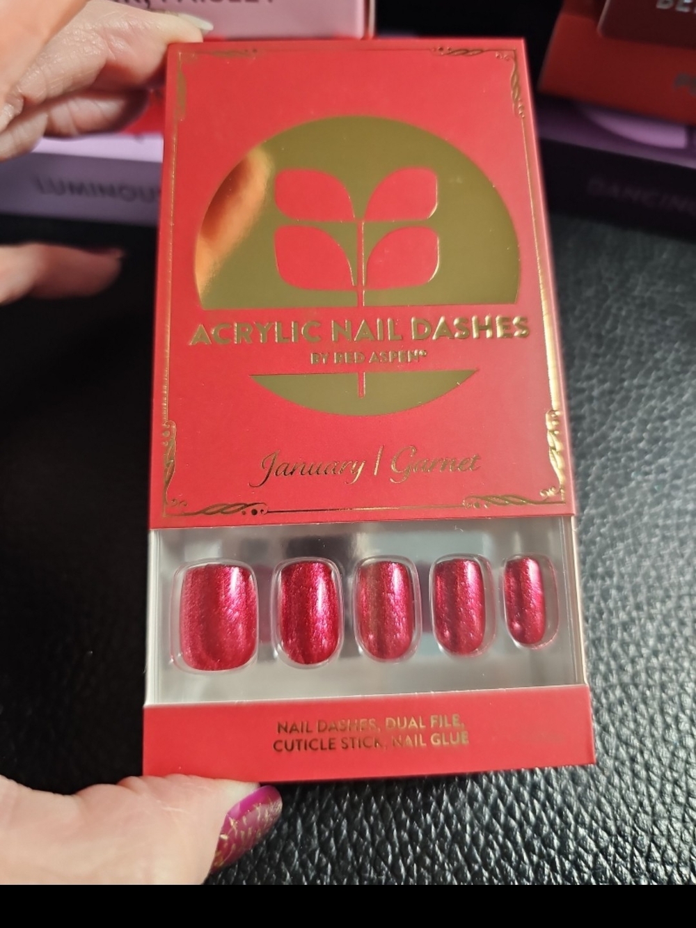 Acrylic Nail Dashes January Red Aspen Press-On Nails Greta's Garnet